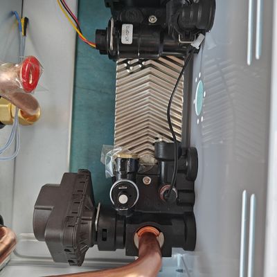 版のチェンジャーのガスの給湯装置はろう付けされるハイドロ ブロックをめっきする熱交換器を分ける