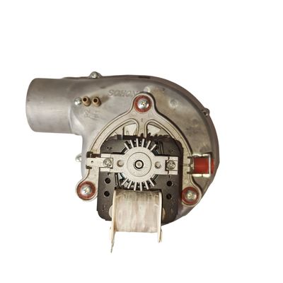 熱するL1PB40-A （F4） 40Kwガス ボイラーの壁に取り付けられたステンレス鋼の貝を浸す